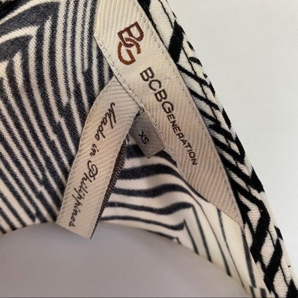 BCB Generation Black Gray White Striped Wrap Short 3/4 Sleeve Dress Size XS - Picture 2 of 10